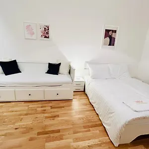  Апартаменты New Complex Florenc